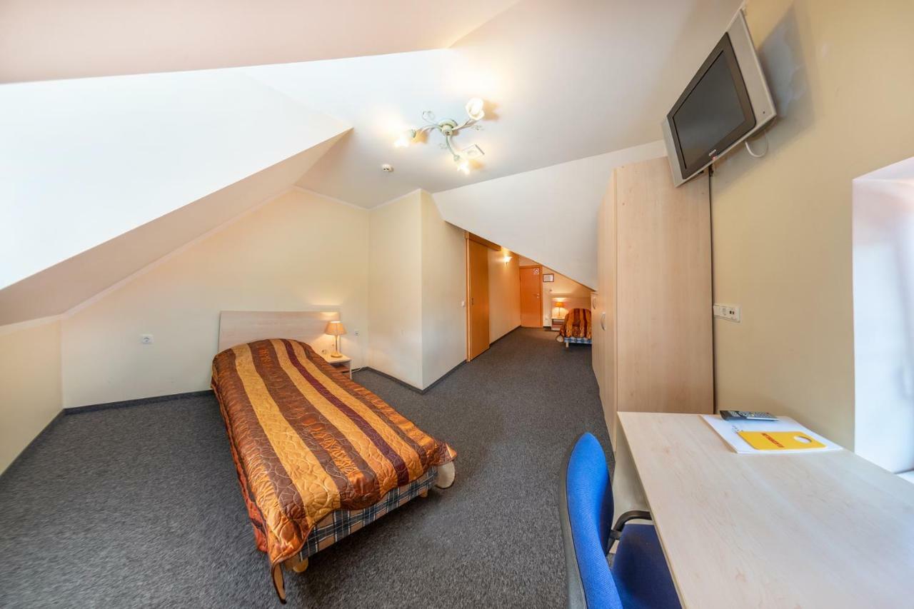 Hotel - Bar Grafaite Šiauliai Kültér fotó
